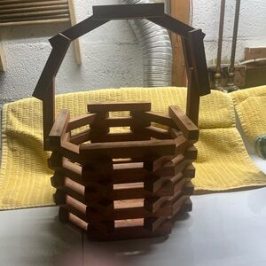 Amish woods flower planter